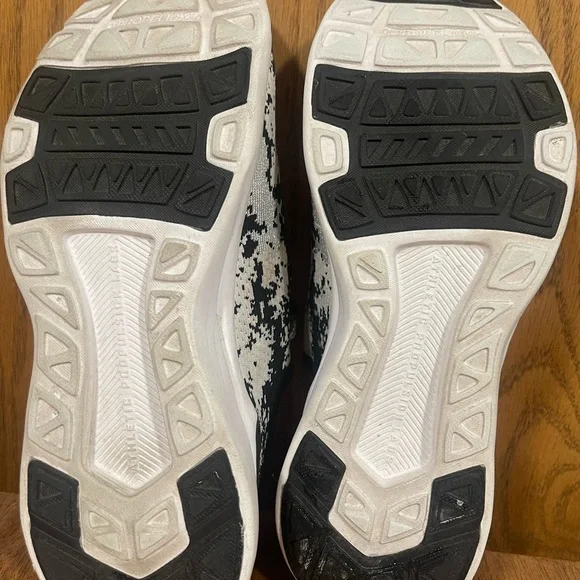 APL"Athletic Propulsion Lab Lululemon Techloom Breeze Camo -Black & White - Picture 10 of 13